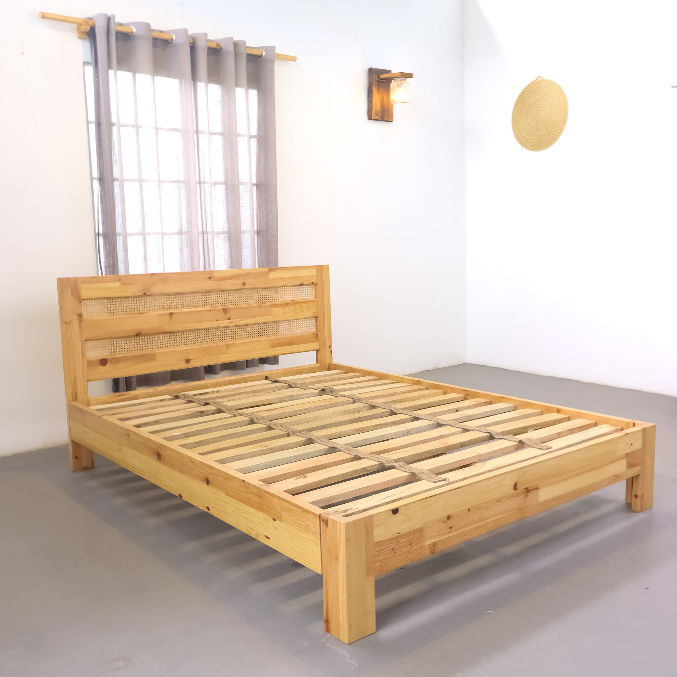 Lakpa Cane Bed
